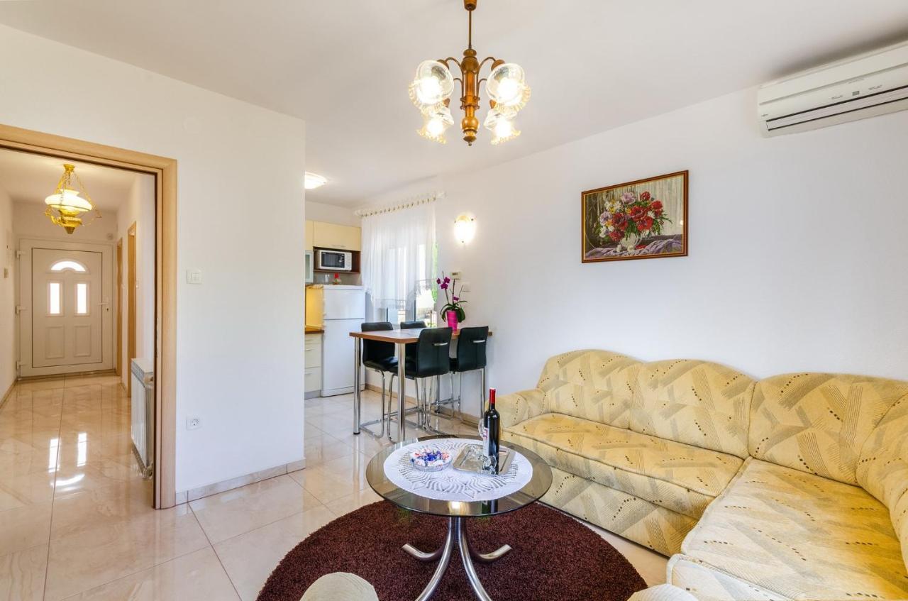 Apartment In Novi Vinodolski 15274 波威尔 外观 照片