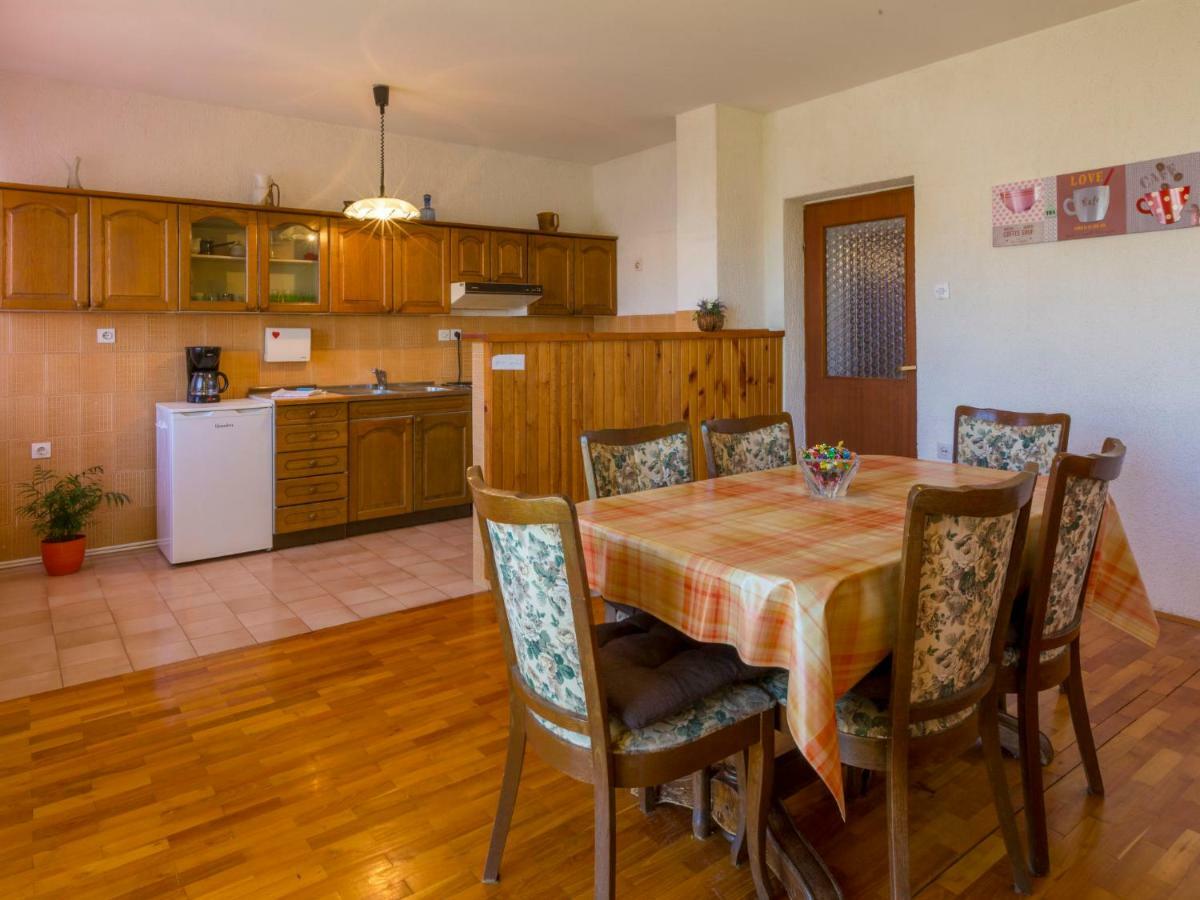 Apartment In Novi Vinodolski 15274 波威尔 外观 照片