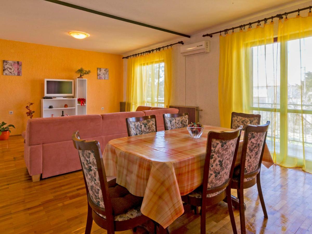 Apartment In Novi Vinodolski 15274 波威尔 外观 照片
