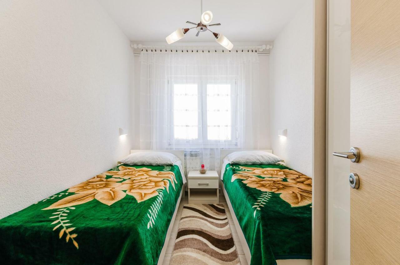 Apartment In Novi Vinodolski 15274 波威尔 外观 照片