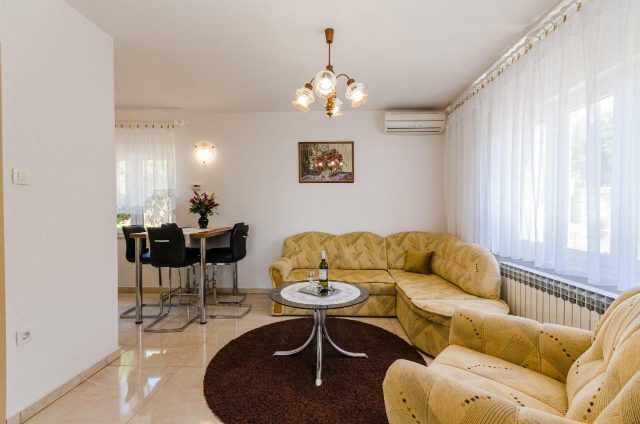 Apartment In Novi Vinodolski 15274 波威尔 外观 照片